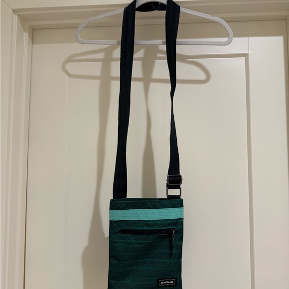 Dakine Cross Body Bag - Picture 4 of 4